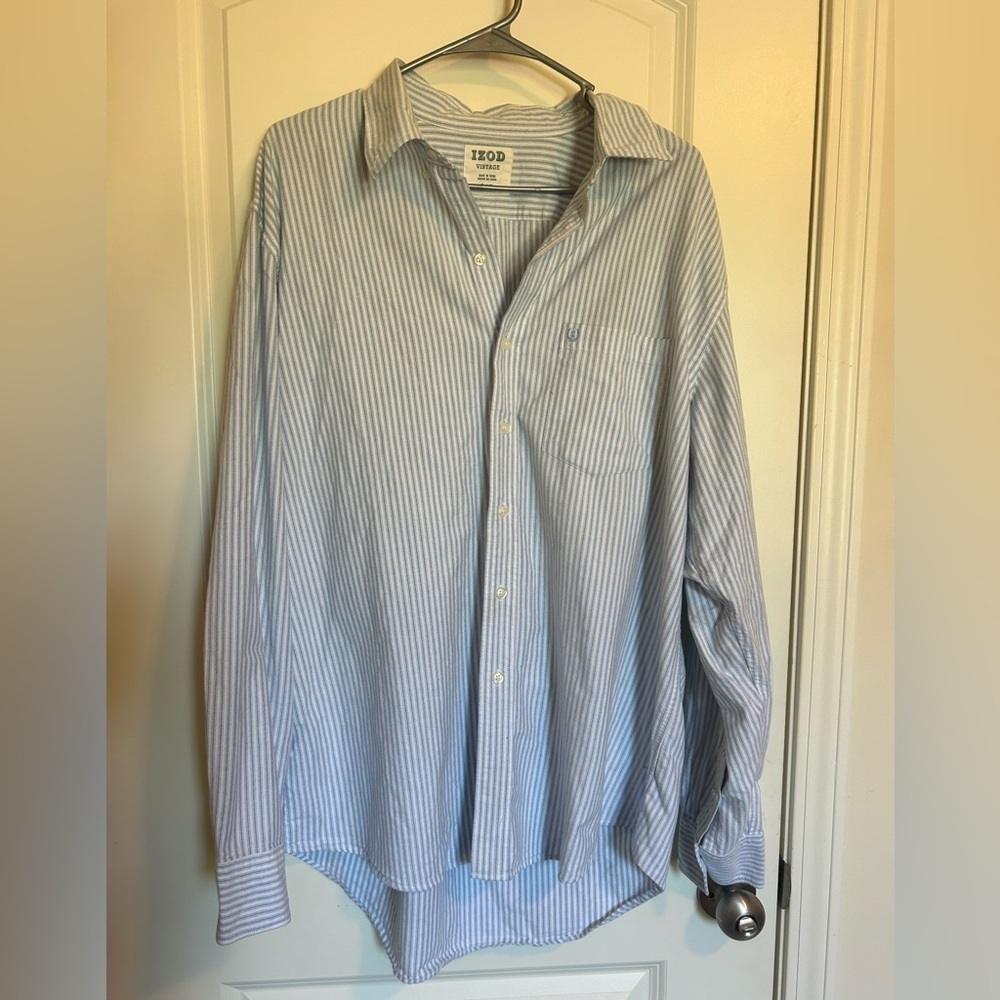Izod vintage blue and white striped collared button down shirt